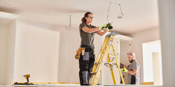 Professional Electrician in Wild Peach Village, TX